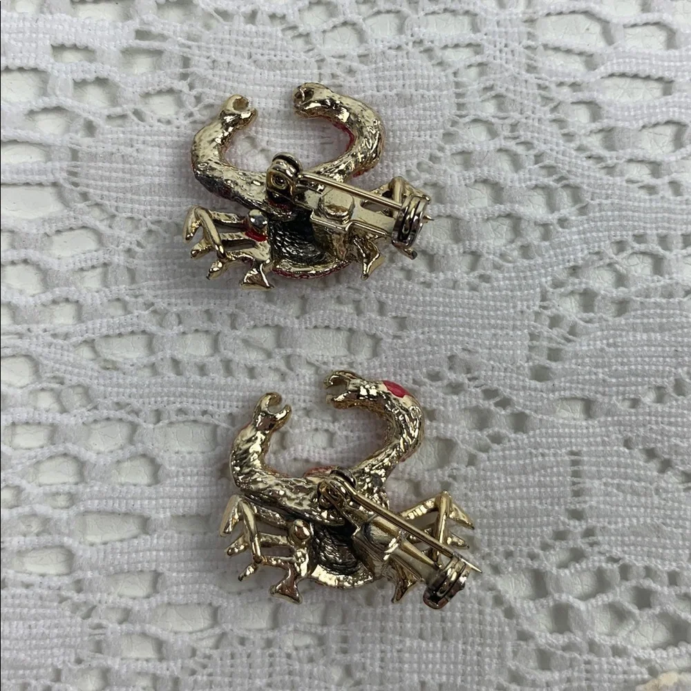 Vintage Colorful Crab pins brooches Pink Gold Mobile arms Green Eyes